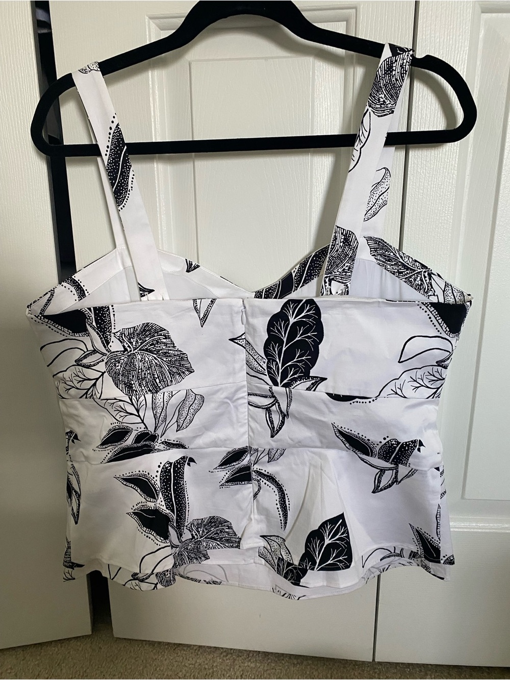 Women’s White House/Black Market Black & White Floral Square-Neck Top - Picture 3 of 6